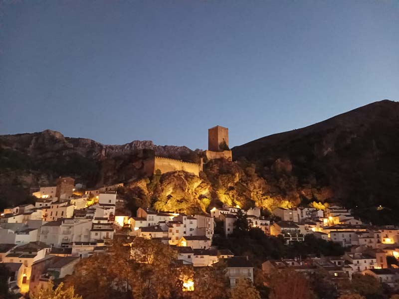 Cazorla de Noche - Vacaciones en Cazorla Cazorla de Noche - Vacaciones en Cazorla